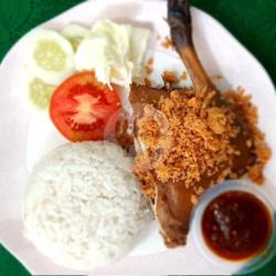 Bebek Goreng Kremes   Nasi