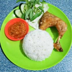 Ayam Goreng Paha/dada Jumbo Nasi Es Teh