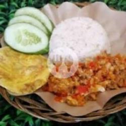 Paket Nasi   Ayam   Telur Geprek  Es Teh/hangat