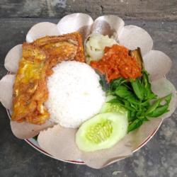 Nasi Tempong Telur Dadar