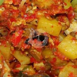 Jengkol Kentang Balado