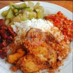 Nasi Rames Ayam Goreng