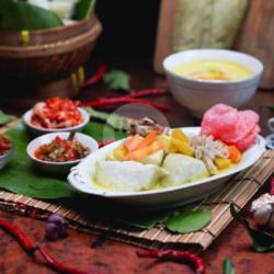 Lontong Sayur Cumi Sambal