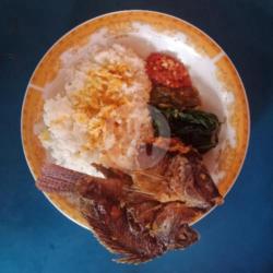 Nasi   Ikan Mujair   Sayur   Sambel   Kuah