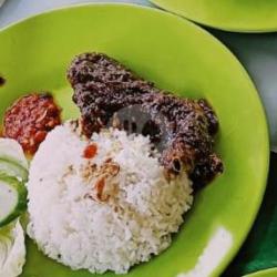 Nasi Bebek Paha(bawah) Bumbu Hitam Madura