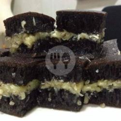 Black Forest Keju Pisang Susu