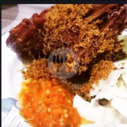 Bebek Goreng Srundeng Lalapan Tanpa Nasi