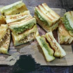 Roti Bakar Kacang Greentea