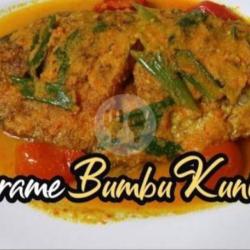 Gurame Bumbu Kuning