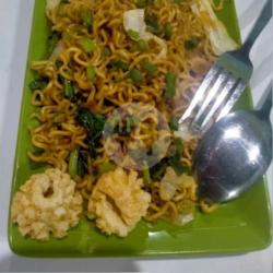 Mie Tapook Kembang Cumi Pedas Sedang Lev. 4sd6)