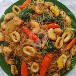 Mie Hun Goreng Seafood   Bakso   Ayam Suwir