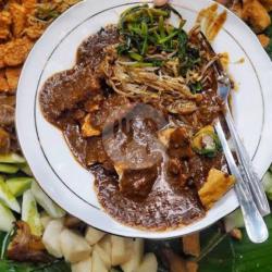 Rujak Cingur Madura