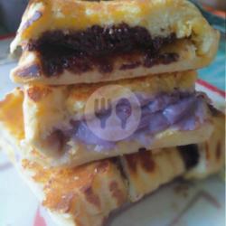 Taro Coklat   Choco Crunchy Keju