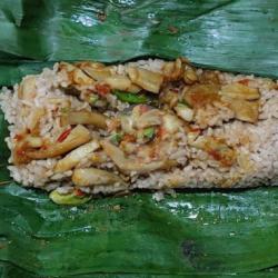 Nasi Bakar Cumi Balado