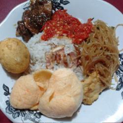 Nasi Uduk Telur Bulat   Semur Jengkol