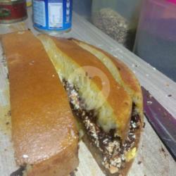 Martabak Manis Kacang Wijen Susu