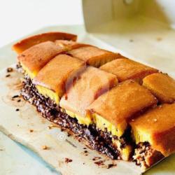 Martabak Manis Keju Kismis