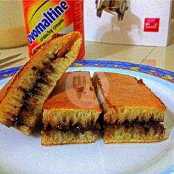 Nutella Keju Kacang