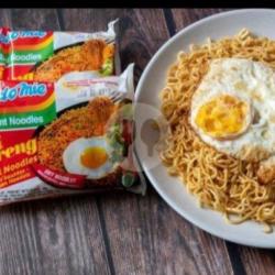 Mie Goreng Toping Telur Ceplok