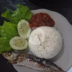 Nasi Penyet Ikan Layang