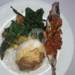 Nasi Ikan Gembung Balado