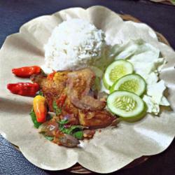 Nasi Ayam Rawit Komplit   Fresh Milk Tiramisu