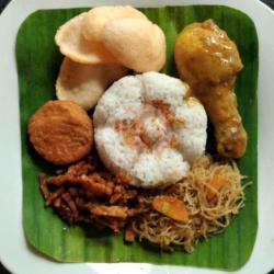 Nasi Uduk Ayam Gulai