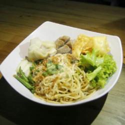 Pangsit Mie Pedas Bakso   Siomay