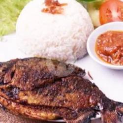 Nasi Ikan Bawal Bakar   Es Teh