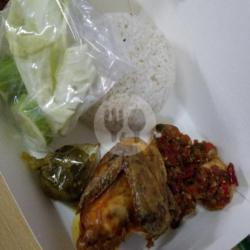 Ayam Bakar Jengkol Geprek