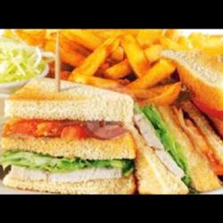 Club Sandwich Ayam Cryspy Prenfres