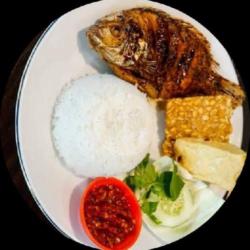 Ikan Nila Bakar   Nasi Putih