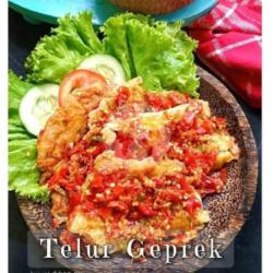 Telur Geprek Sambel Bledeg