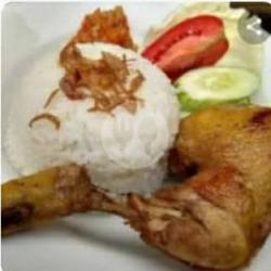 Nasi Uduk Pecel Ayam Paha