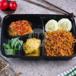 Mie Rawit Ayam Penyet Sambel Bawang