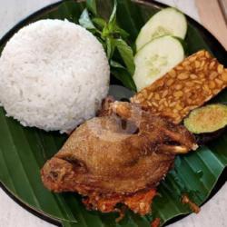 Bebek Goreng Nasi Tahu Tempe Sambel Lalap