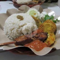 Nasi Penyet Ikan Panggangan Patin