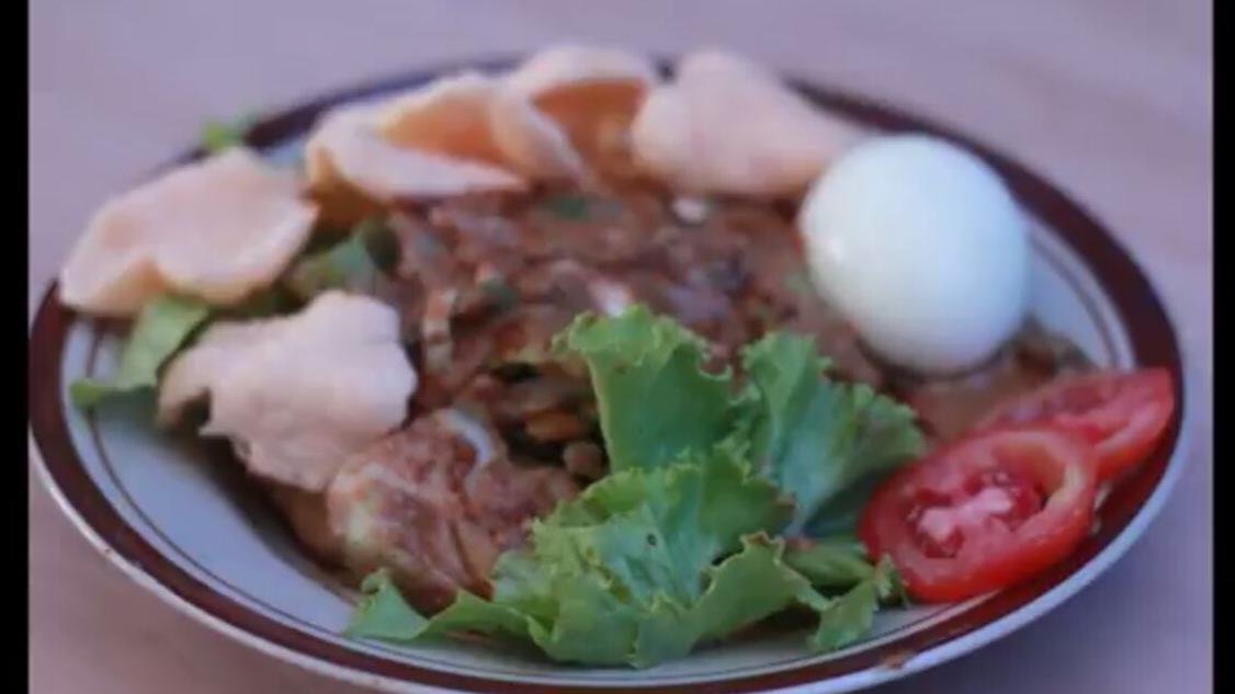 Gado Gado Kang Husen, Sako