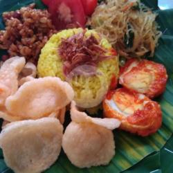 Nasi Kuning Telor Semur