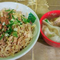 Mie Ayam Bakso Pangsit Tahu