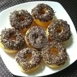 Donat Mesis Coklat