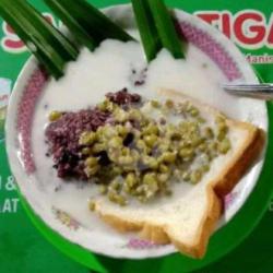 Bubur Ketan Hitam Campur Roti