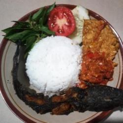 Nasi Sambelan Lele Goreng  Tahu Tempe Terung