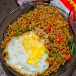 Indomie Goreng Rawit Meleleh