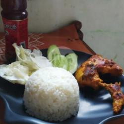 Nasi   Ayam Bakar Cabe Ijo   Tahu Tempe   Dadar   Teh Pucuk