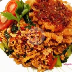 Mie Goreng Ayam Geprek