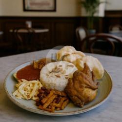 Nasi Lemak Ayam Goreng
