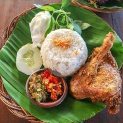 Nasi Ayam Goreng