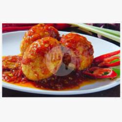 Dua Telur Bulat Balado Padang