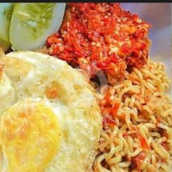 Paket Paling Hemat Mie  Telur Ceplok Ayam Geprek  Nasi   Es Teh